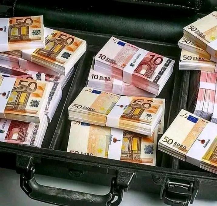 DEVENIR RICHE EN DOLLARS, EURO ET EN CFA
